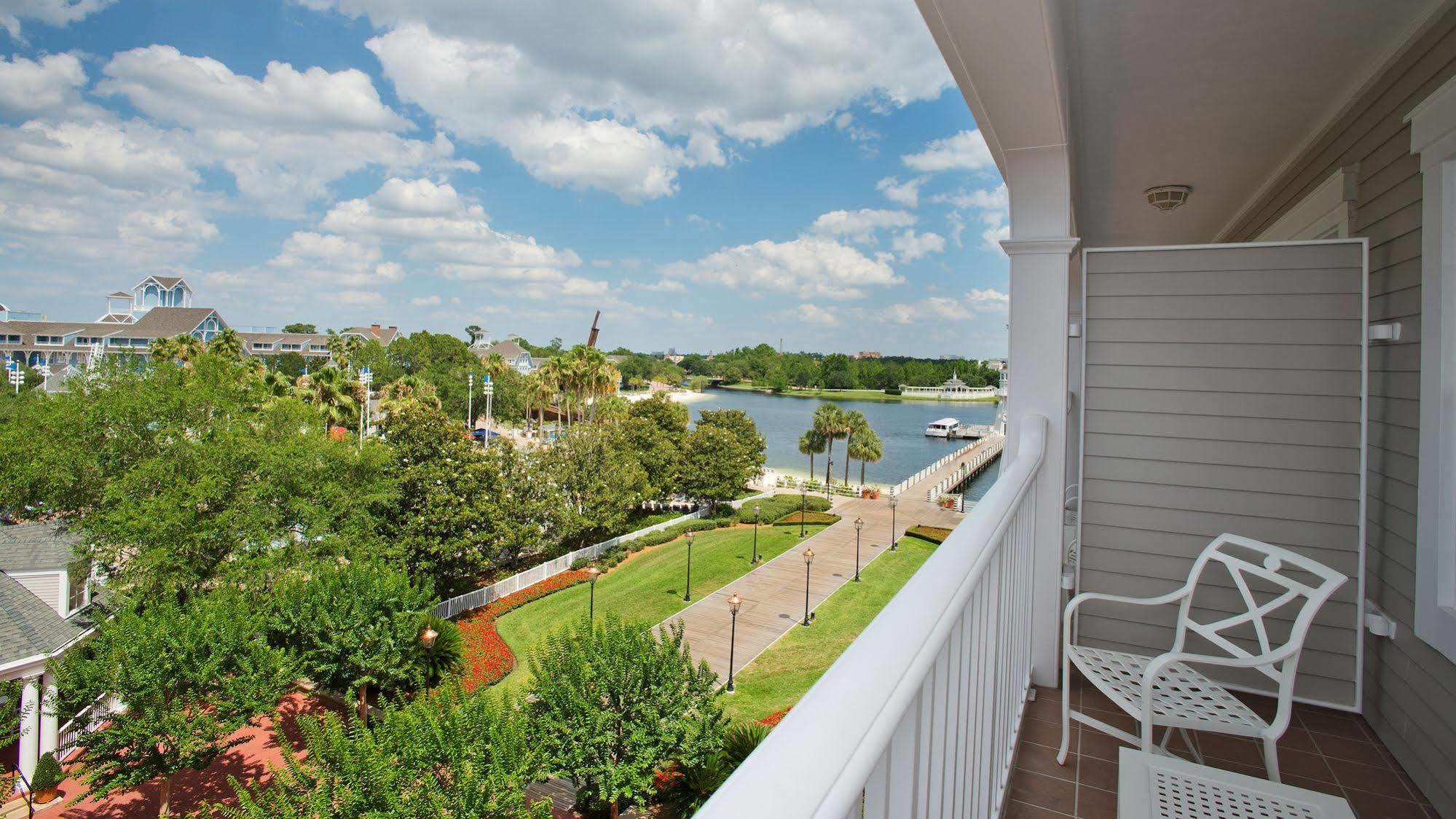 Disney'S Yacht Club Resort Lake Buena Vista Exterior photo